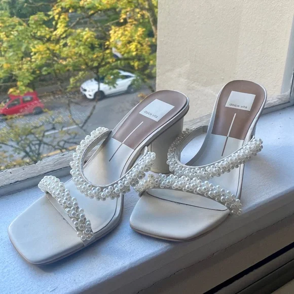 Dolce Vita Noel Sandals in 9.5 - Picture 1 of 5